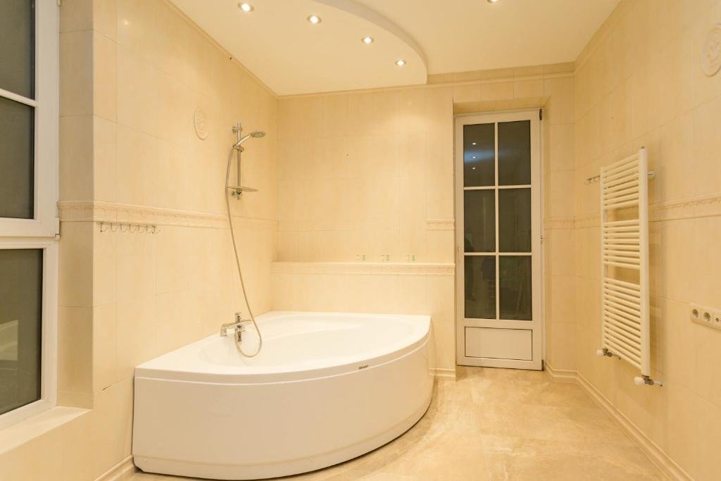 Тбилиси: La Paradise Apartments Kote Afkhazi St.17