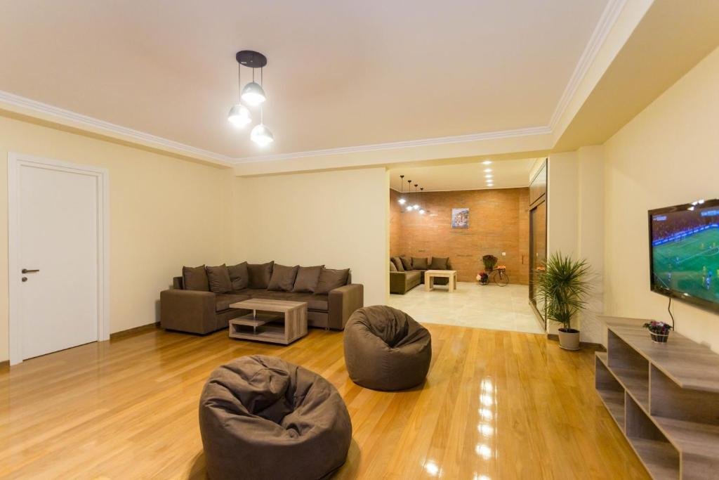 Тбилиси: La Paradise Apartments Kote Afkhazi St.17
