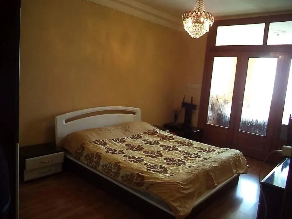 Батуми: Inasaridze Street16
