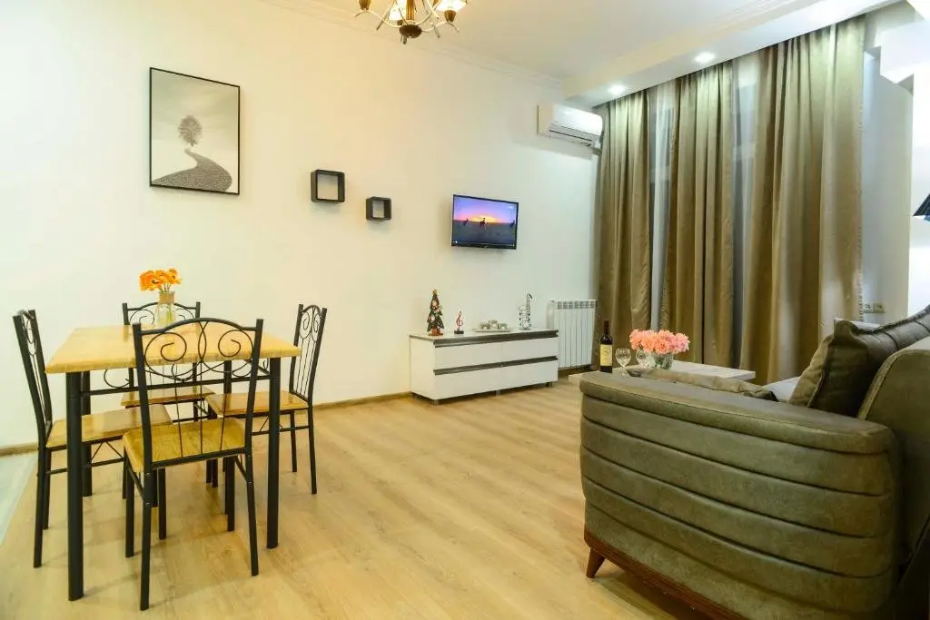Тбилиси: Metekhi Apartments19