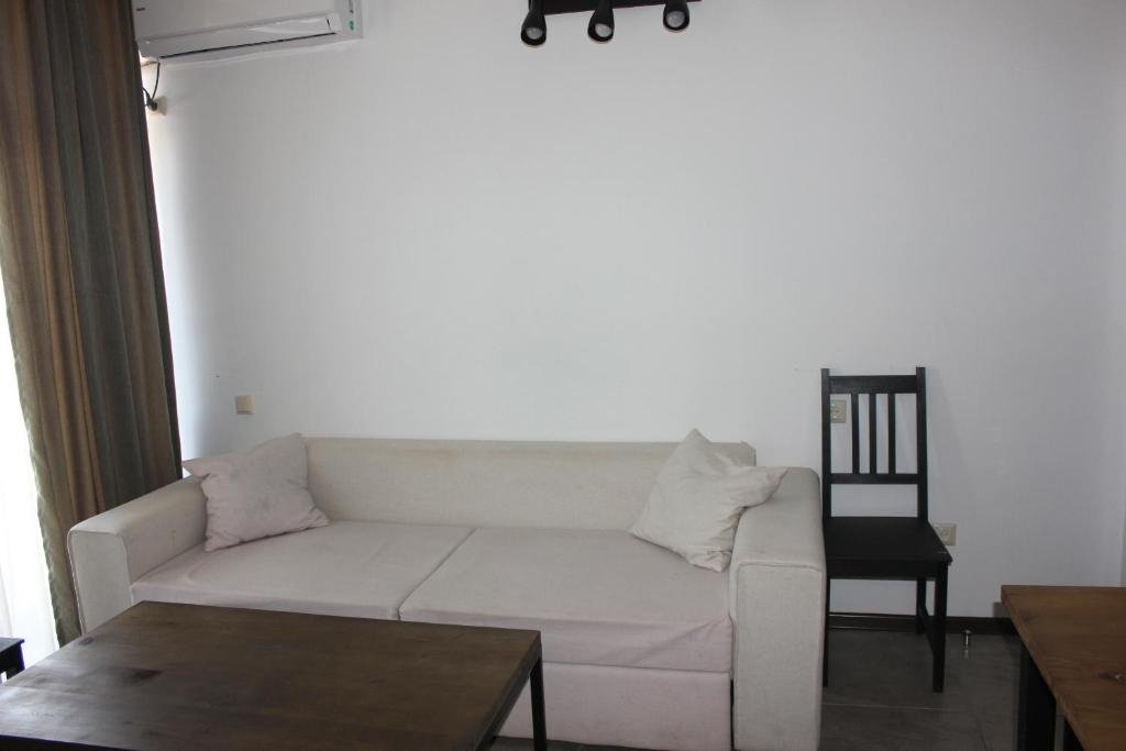 Батуми: Mgzavrebi Gonio Apartment 1003