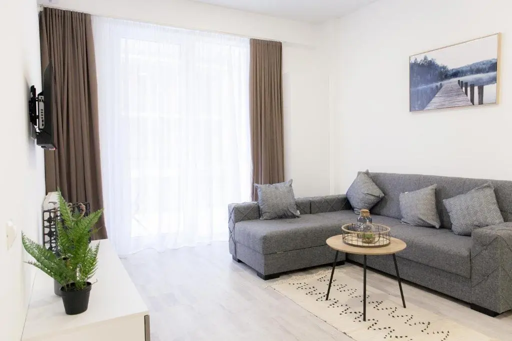 Тбилиси: brand new, bright, 1 bedroom unit, 100 mbps wi-fi.