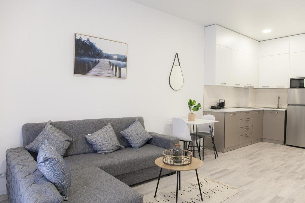 Тбилиси: brand new, bright, 1 bedroom unit, 100 mbps wi-fi.