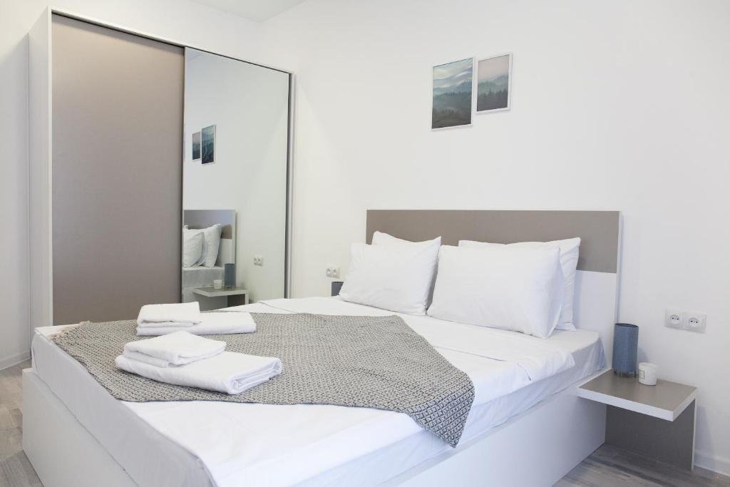 Тбилиси: brand new, bright, 1 bedroom unit, 100 mbps wi-fi.