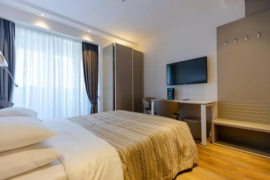 Батуми: bright studio apartment in the heart of batumi
