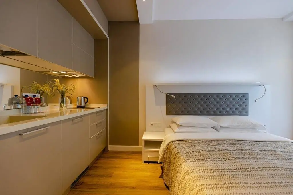 Батуми: bright studio apartment in the heart of batumi