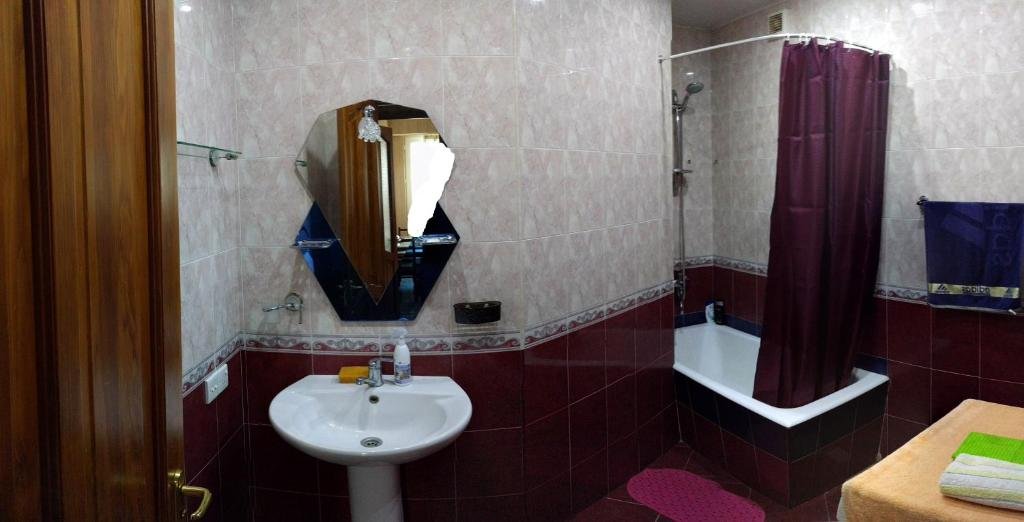 Тбилиси: Merab Aleksidze Street 1 Block 1 Entrance 1 Floor 11 Hause 32