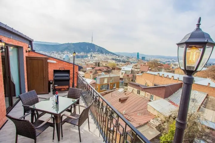 Тбилиси: ? 2BR Apt. w/terrace & stunning views ?