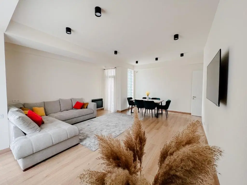 Тбилиси: 1121 Apartment