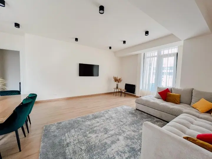 Тбилиси: 1121 Apartment