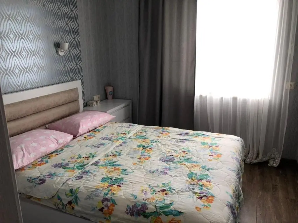 apartment with 3 bedrooms with amazing view to black sea beach in old building — фото 1