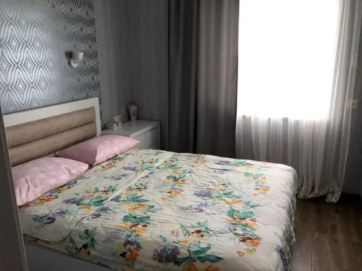 Батуми: apartment with 3 bedrooms with amazing view to black sea beach in old building
