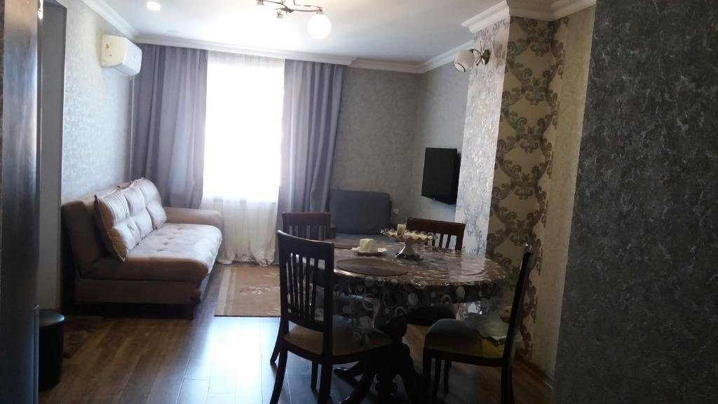 Батуми: apartment with 3 bedrooms with amazing view to black sea beach in old building