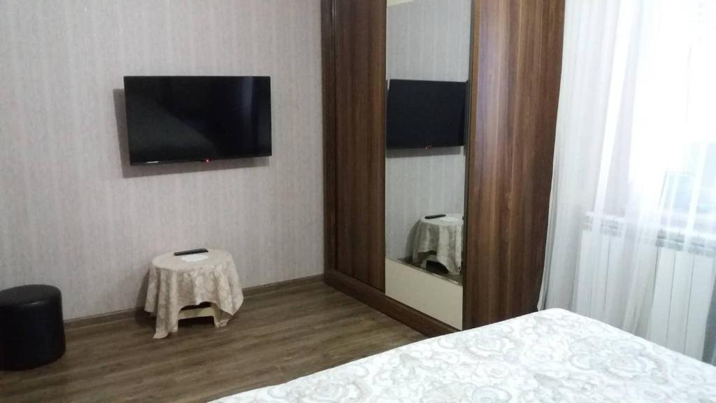Батуми: apartment with 3 bedrooms with amazing view to black sea beach in old building