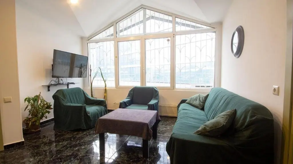 Тбилиси: 4 bedroom apartment on liberty square