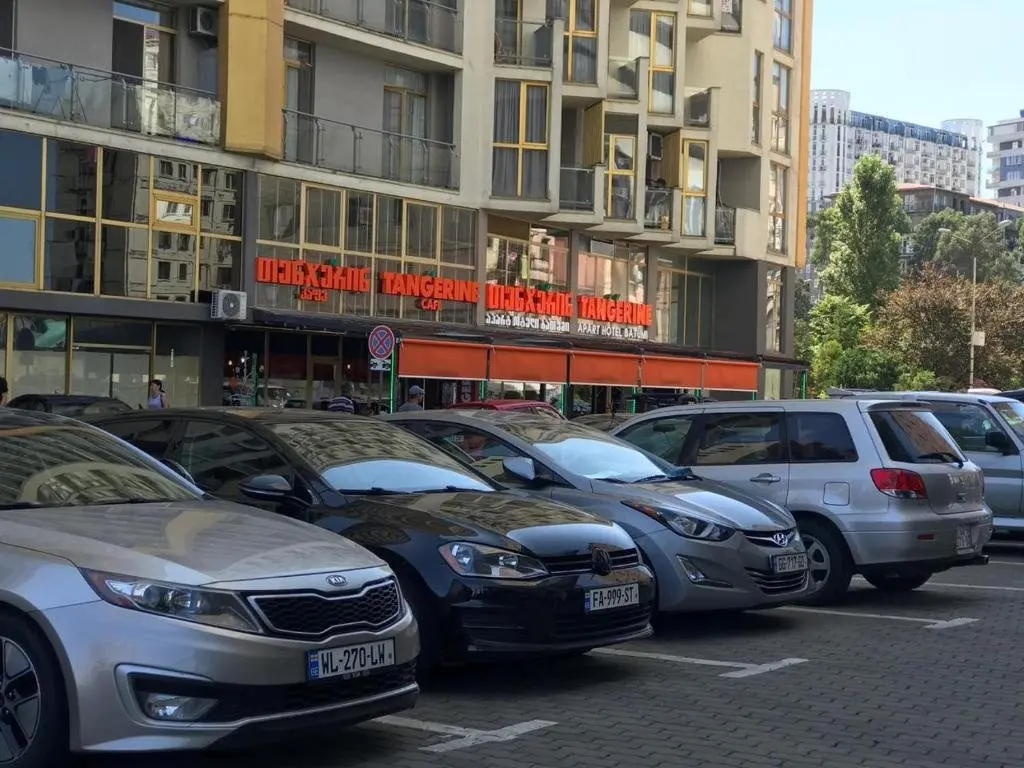 Батуми: beach in 50m, balcony w/ seaview, parking
