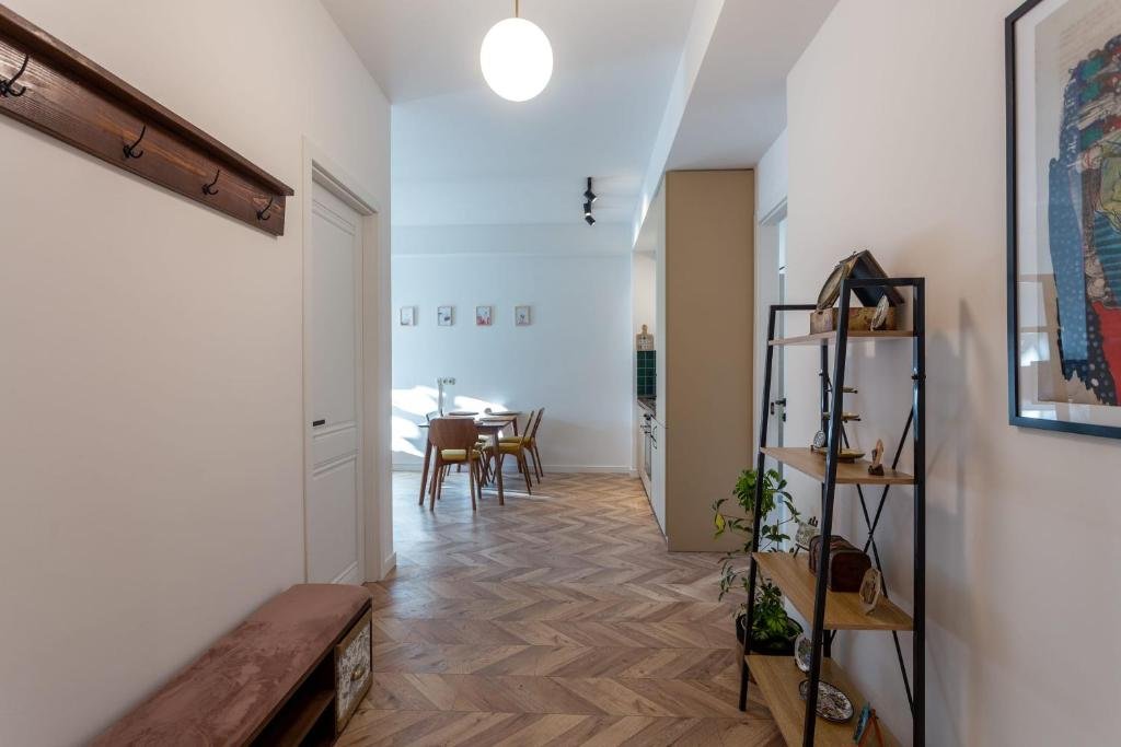 Тбилиси: bright stylish 1br apartment