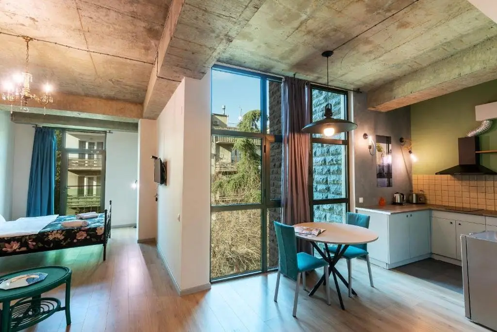 Тбилиси: Bright & Stylish Studio In The Heart Of Tbilisi