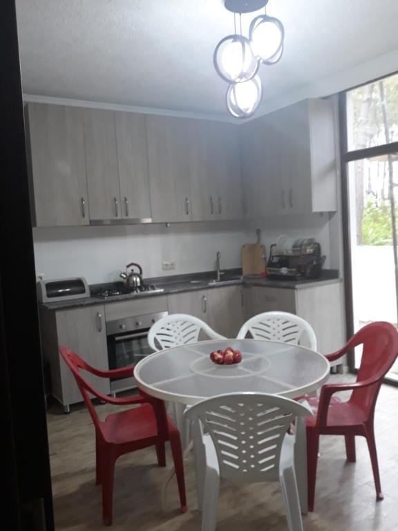 Уреки: Kaprovani Star Apartament
