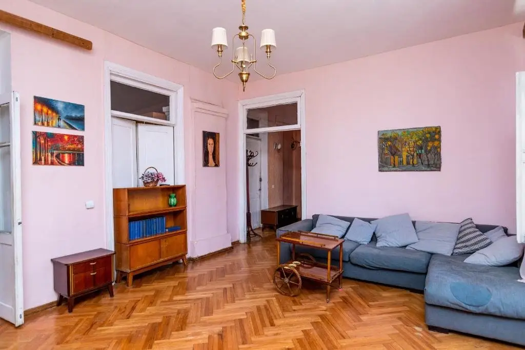 Тбилиси: Apartment on S. Nishnianidze 19