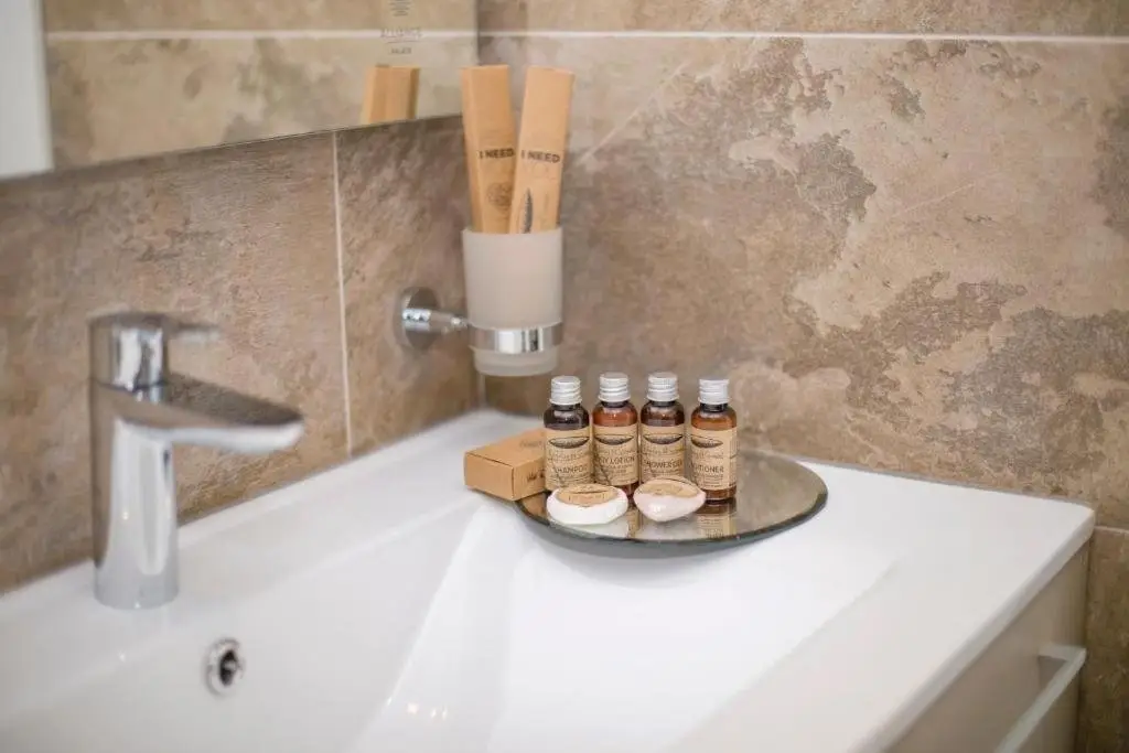 Батуми: alliance palace & courtyard marriott