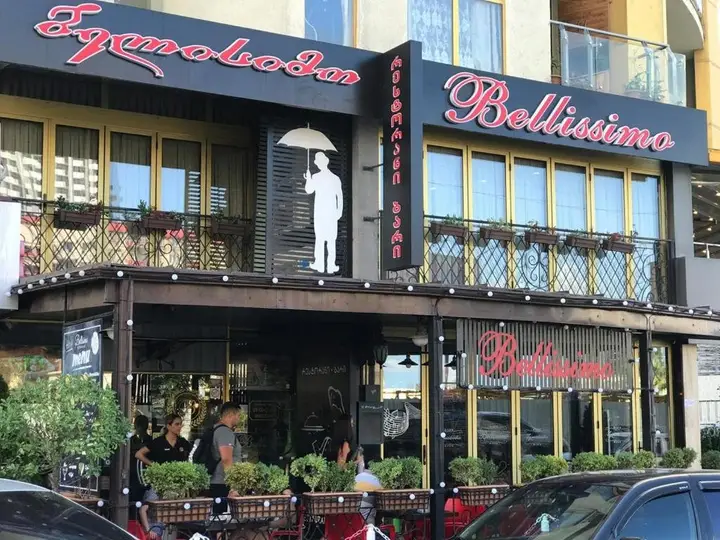 Батуми: 3min to, s-market & restaurants in building
