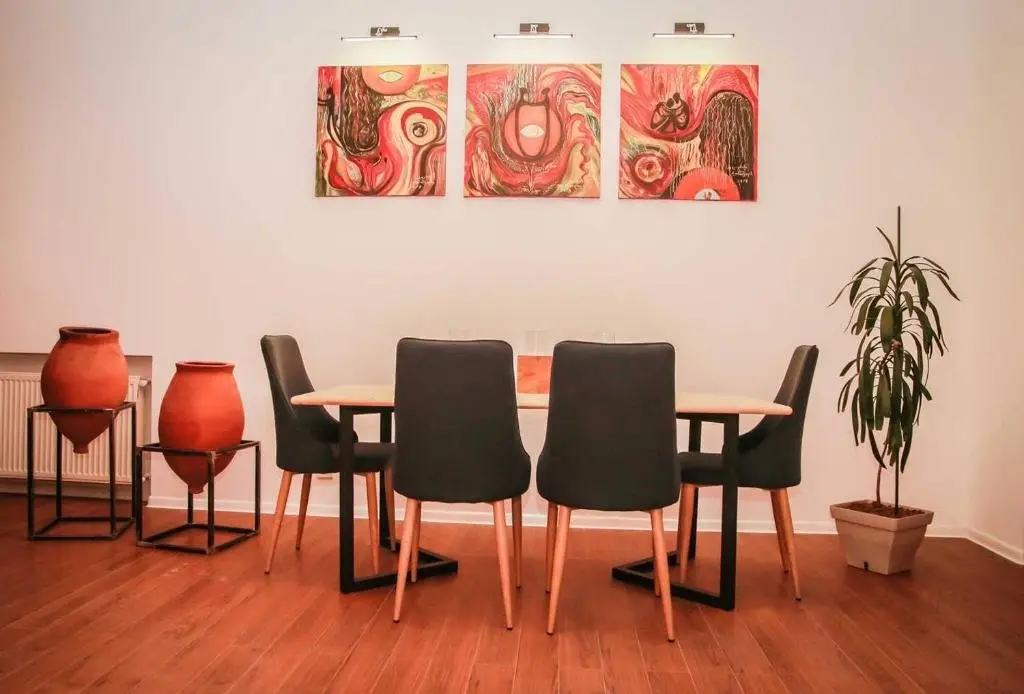 Тбилиси: Liberty Square Superb 3Bdr Apartment