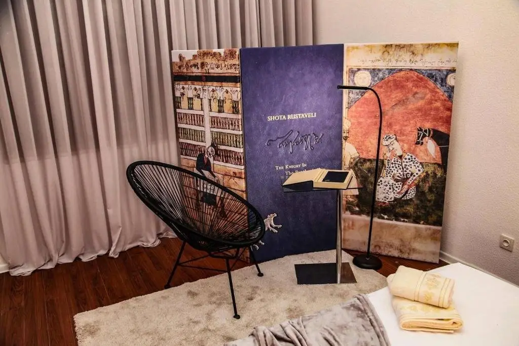 Тбилиси: Liberty Square Superb 3Bdr Apartment