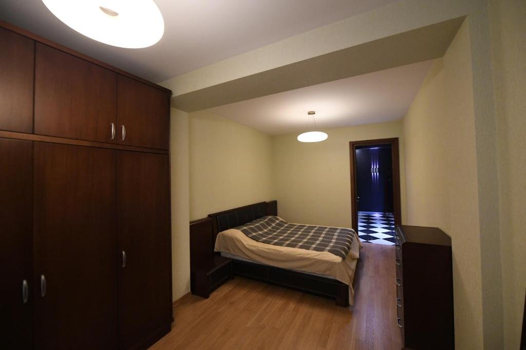 Тбилиси: Bright Apartment on Uznadze 2