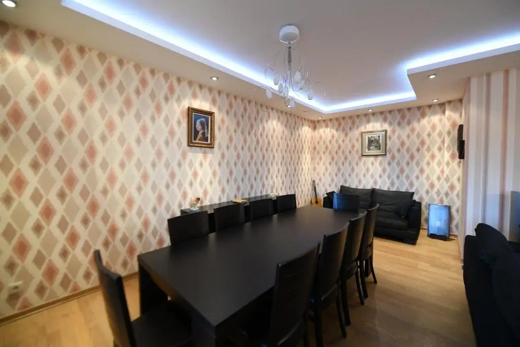 Тбилиси: Bright Apartment on Uznadze 2