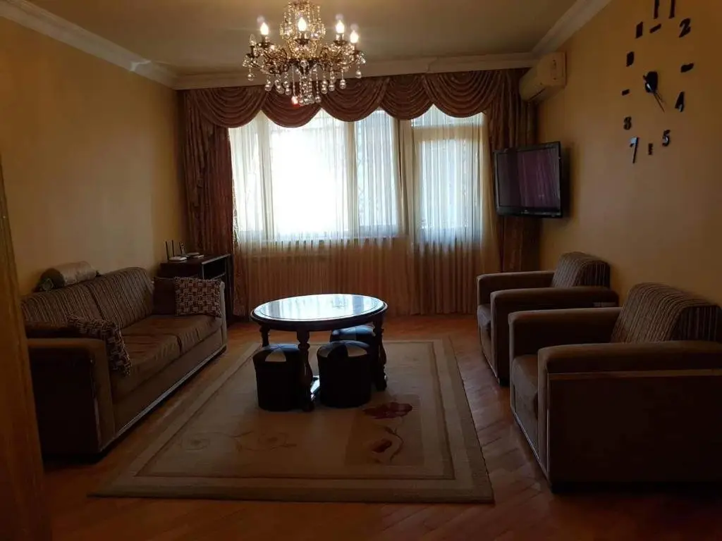 Батуми: Inasaridze St.9