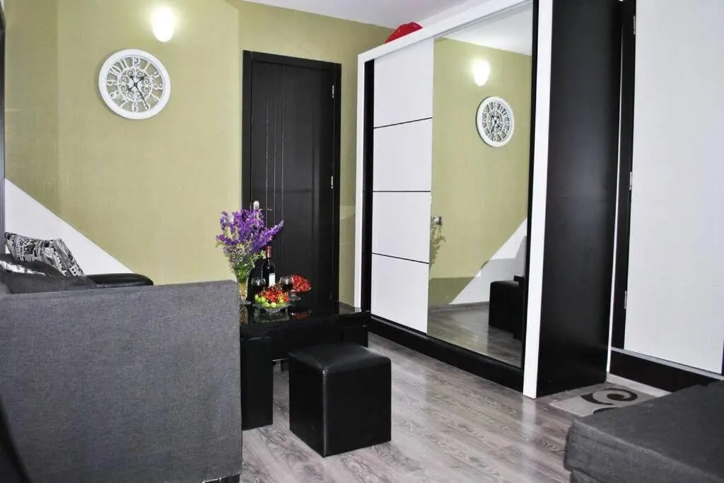 Тбилиси: Lev Tolstoy, Plexanovi Apartment N11