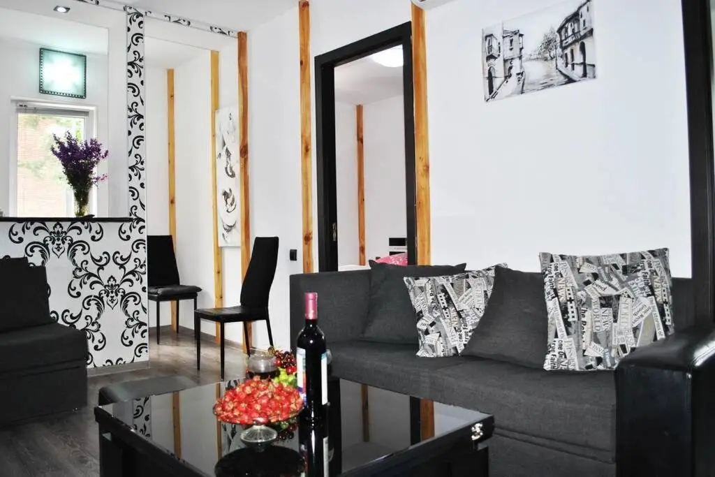 Тбилиси: Lev Tolstoy, Plexanovi Apartment N11