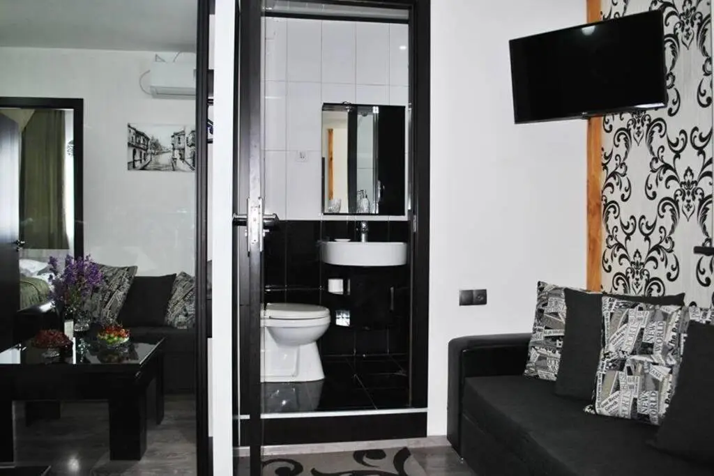 Тбилиси: Lev Tolstoy, Plexanovi Apartment N11