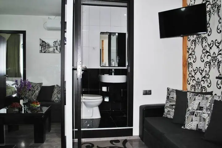 Тбилиси: Lev Tolstoy, Plexanovi Apartment N11
