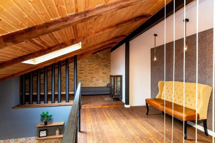 Тбилиси: Mezzanine Style Bright And Stylish Apartment