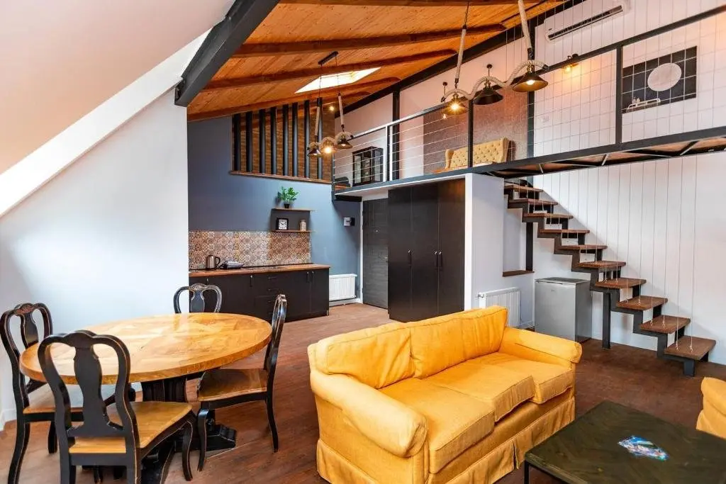 Тбилиси: Mezzanine Style Bright And Stylish Apartment