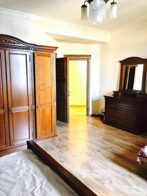 Тбилиси: Apartment on Zhiuli Shartava 12