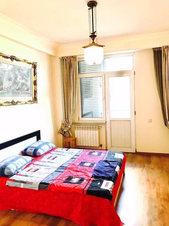 Тбилиси: Apartment on Zhiuli Shartava 12