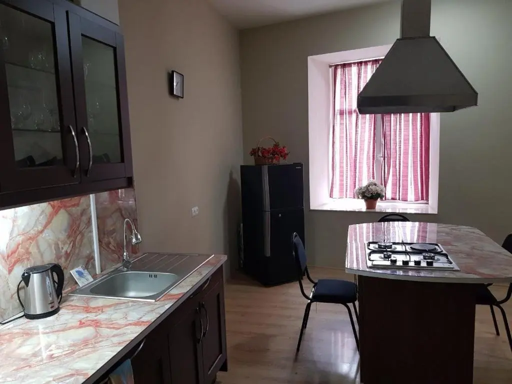 Тбилиси: Apartment on K. Abxazi 40
