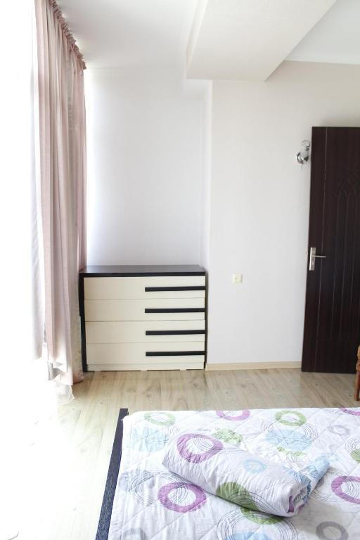 Тбилиси: Apartment on Sulkhan Tsintsadze 45