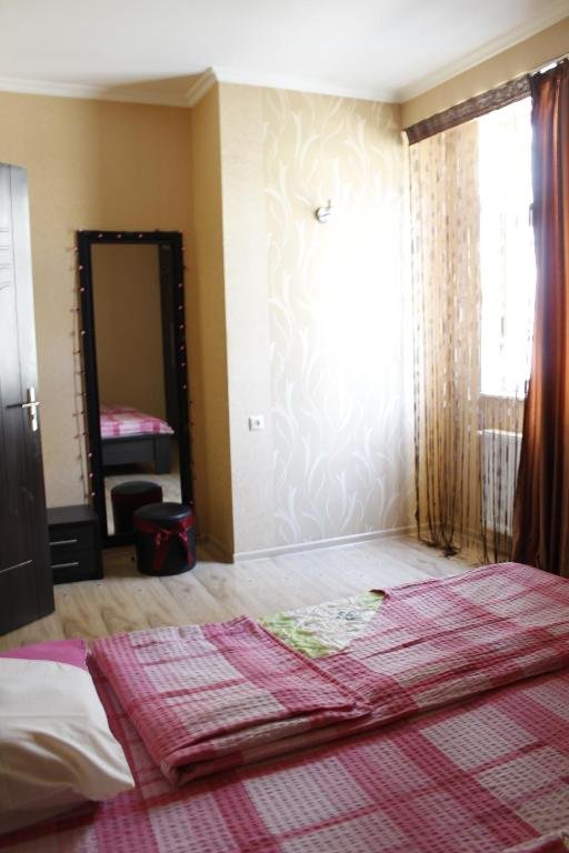 Тбилиси: Apartment on Sulkhan Tsintsadze 45