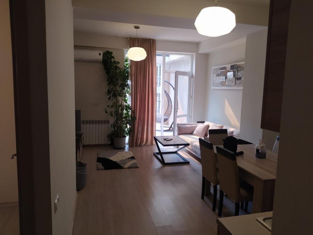 Тбилиси: Lovely -80m2 - 1 bedroom Apartment