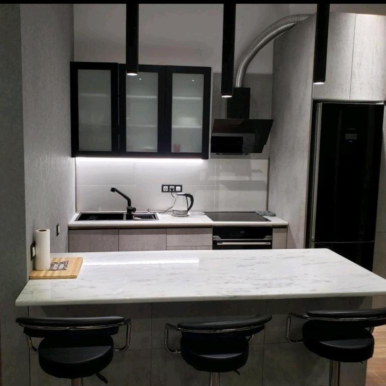 Тбилиси: Luxurious Bright Flat With 10Th Floor View In Center Of City Vake