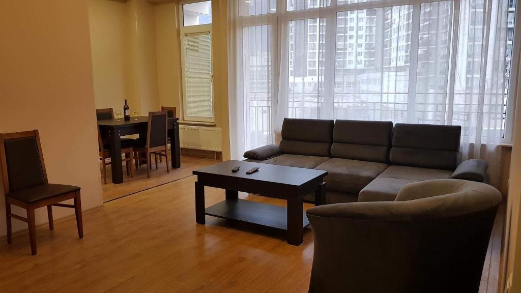 Тбилиси: Apartment on Svanidze 4
