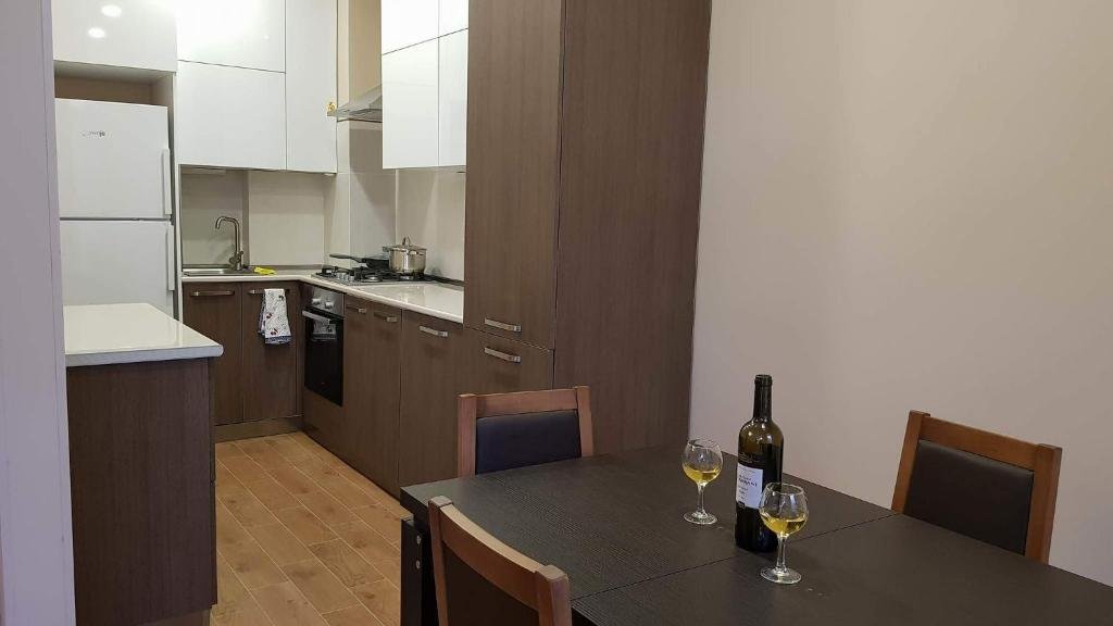 Тбилиси: Apartment on Svanidze 4