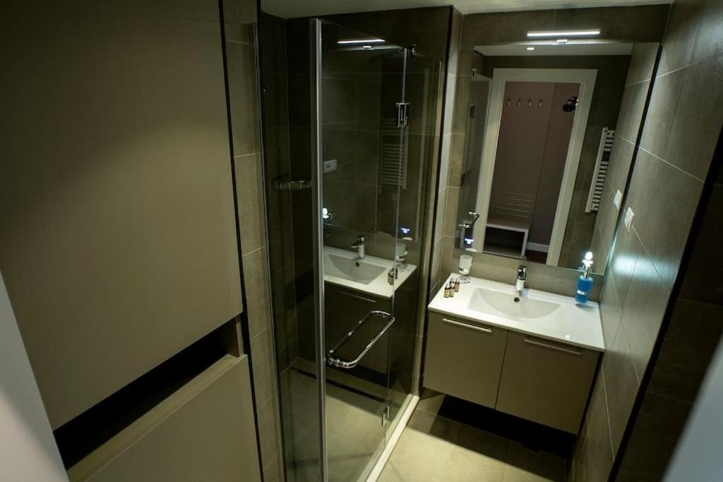 Батуми: Leo Group Luxury Apartment 1828 Alliance Palace