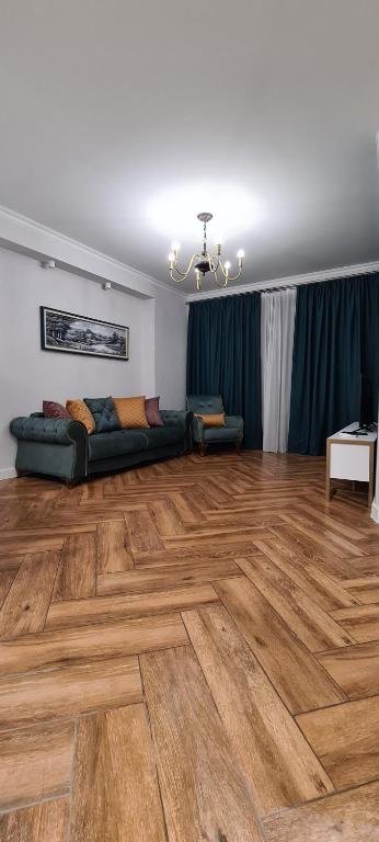 Тбилиси: New Apartment Near The Park