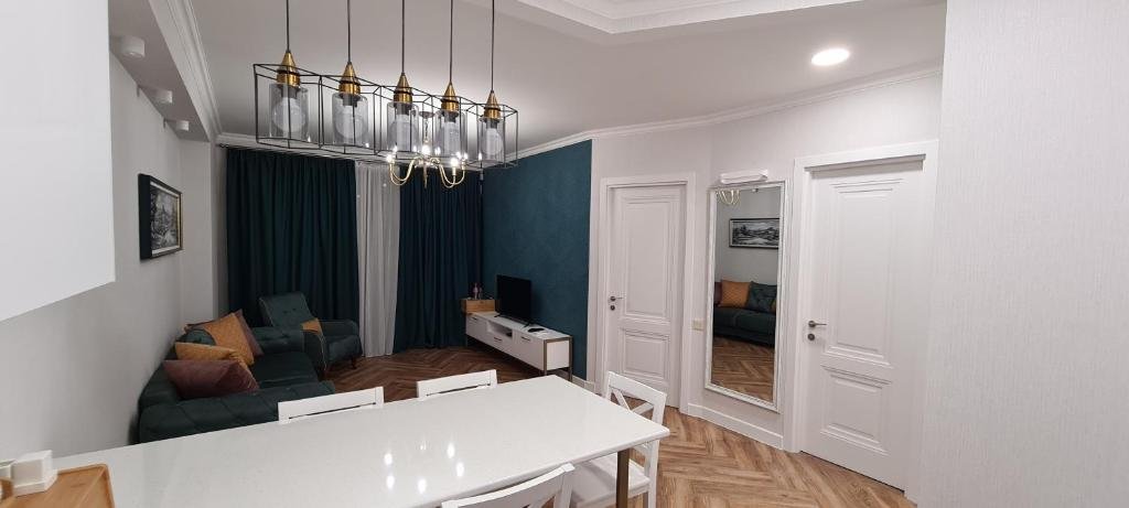 Тбилиси: New Apartment Near The Park