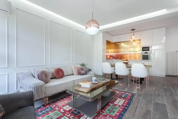 Тбилиси: Luxury Meets Convenience 2 Bdrm City Center